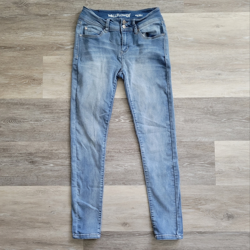 🍍5/$25🍍Wallflower |